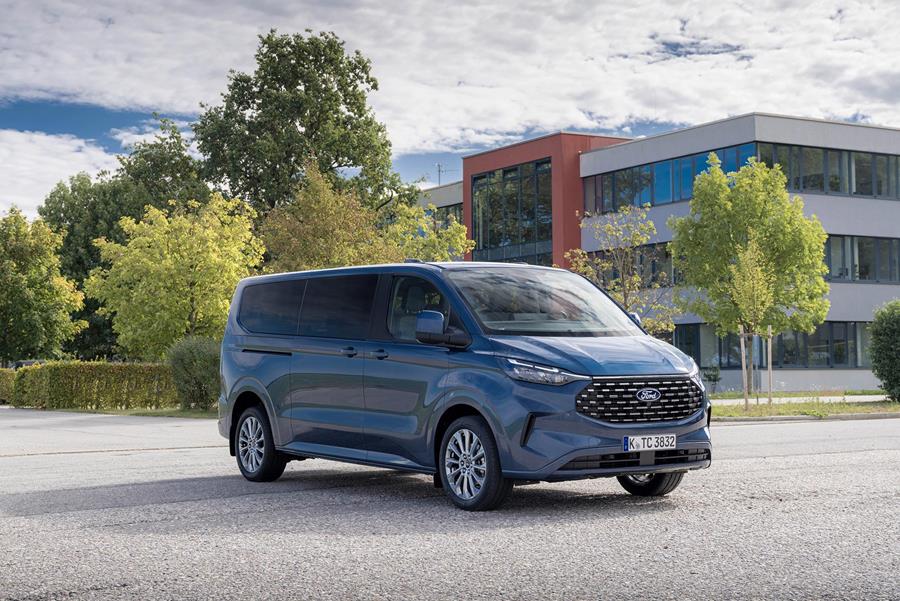 Ford Tourneo Custom 2