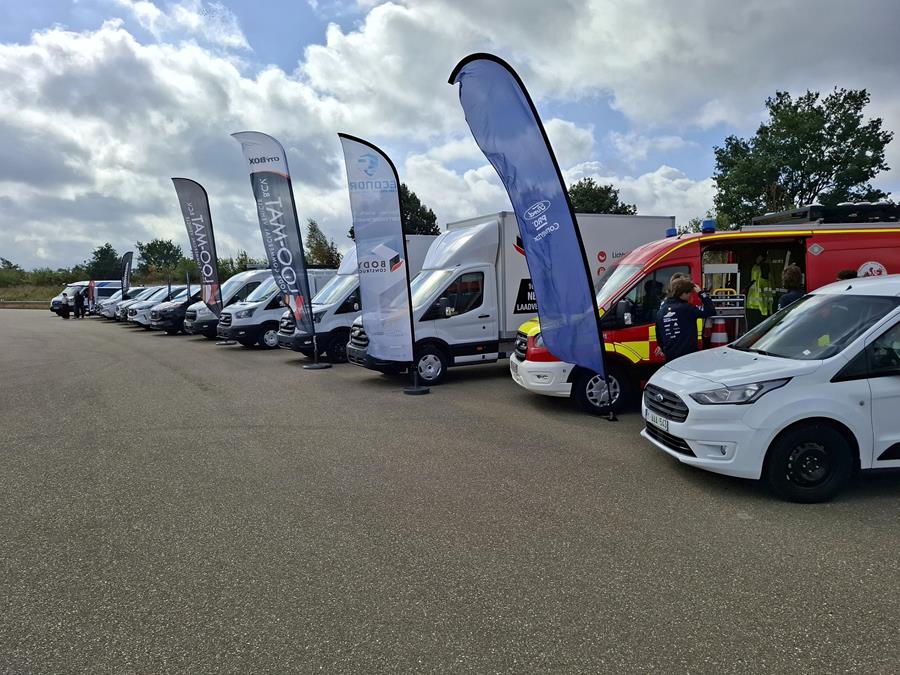 Ford Lommel Transit 60 aménagements d'utilitaires