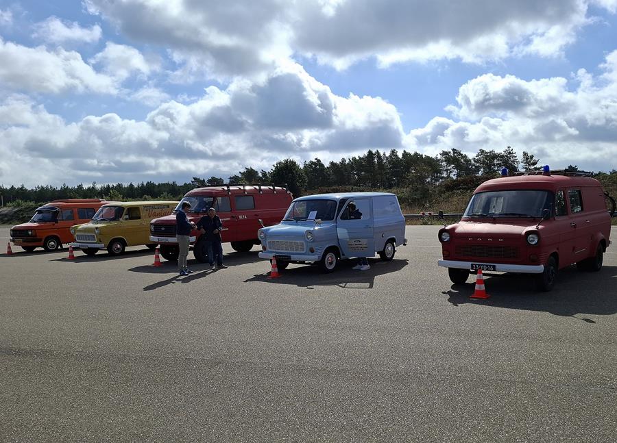 Ford Transit 60 Lommel Oldies 2