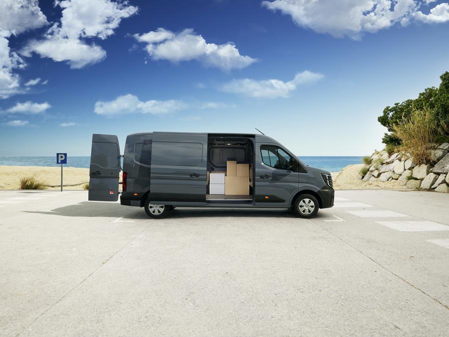 Nissan Interstar : la référence d'utilitaires grand volume 